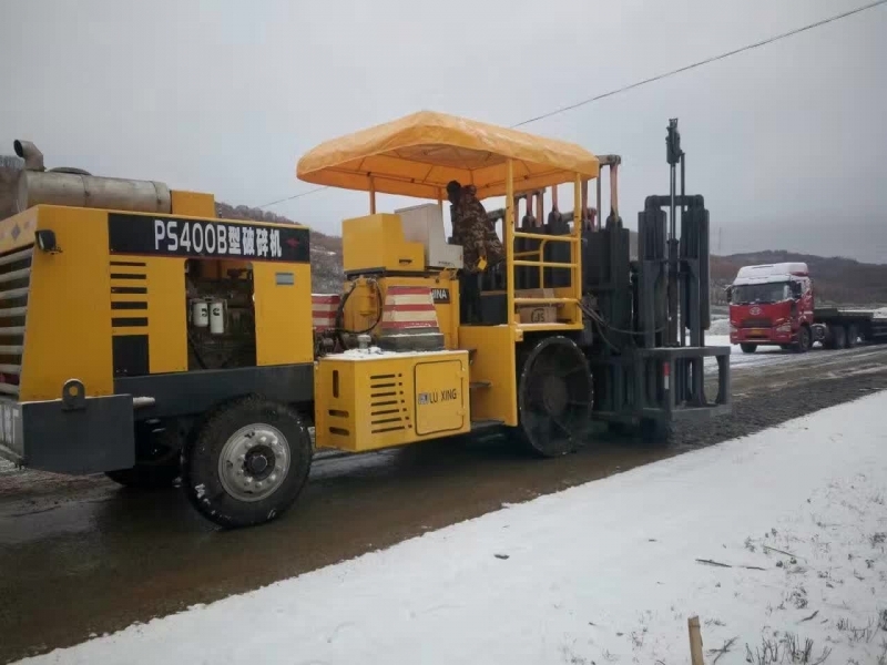 多錘頭水泥路破碎機機械